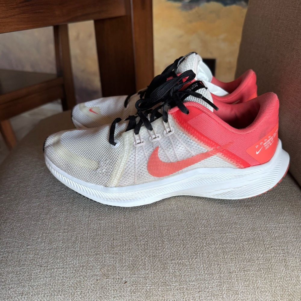 Nike Quest 4 Wome Running Shoe 7.5
